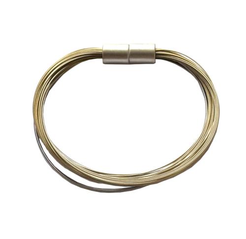 Armband aus Edelstahl u fabigen Draht, gold
