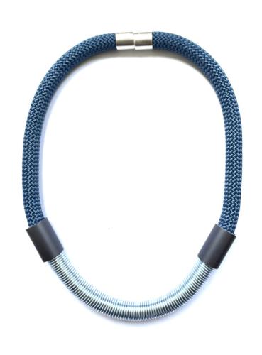 Kette mit Aluröhrchen und Aluspirale, blau