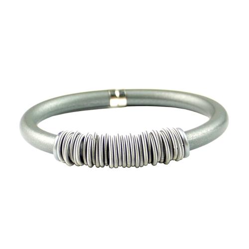 Kautschukarmreif mit Edelstahlringchen, hellgrau metallic