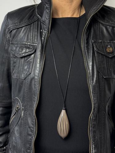 Preview: Muranoglaskette, beige-schwarz