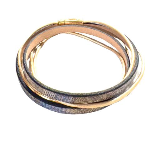 Leder mit vergoldetem Verschluss, beige-gold