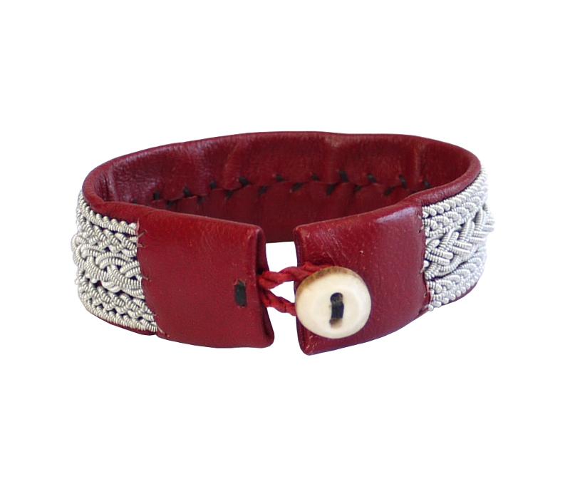 Rentierlederarmband mit Hornknopf, rot