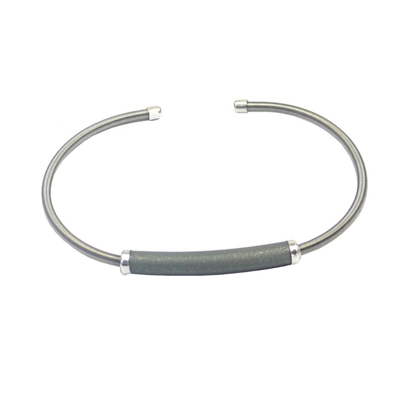 Edelstahlarmreif mit Kautschukröhrchen, grau metallic