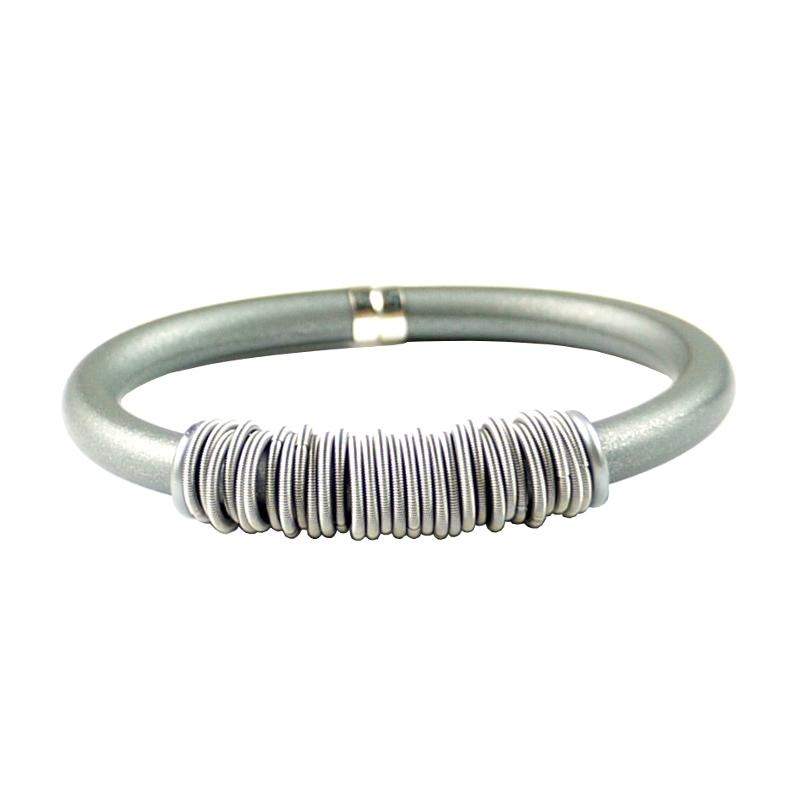 Kautschukarmreif mit Edelstahlringchen, hellgrau metallic