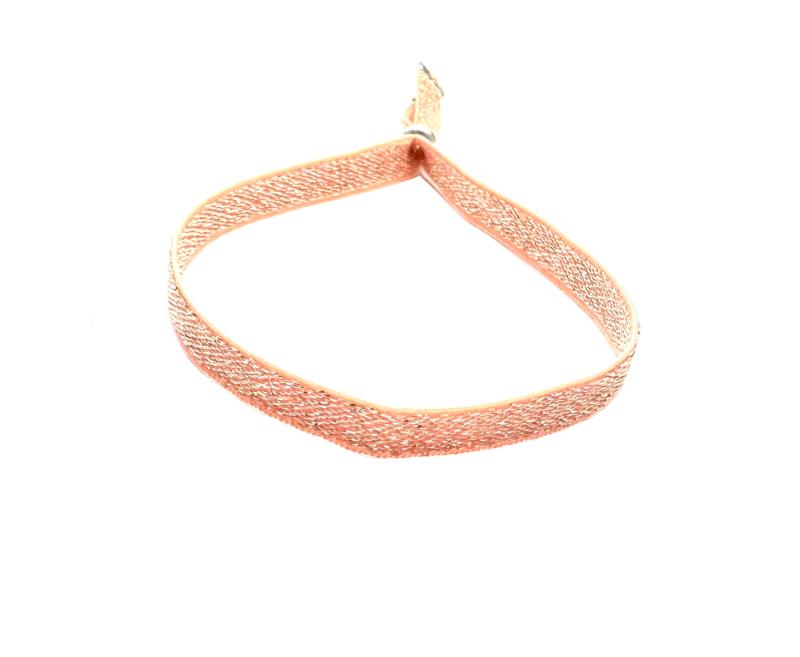 Stoffarmband mit Silberelementen, apricot