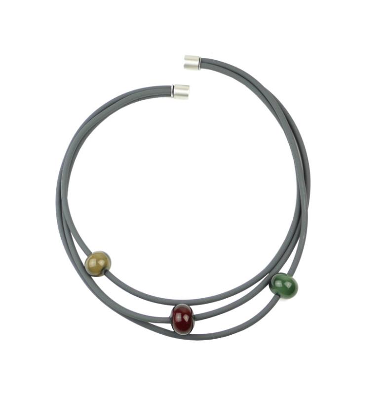 Kautschukkette mit Muranoglas, grau-olive-rot