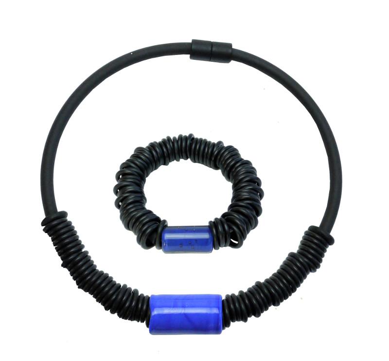 Kette und Armband mit Muranoglas, schwarz-blau