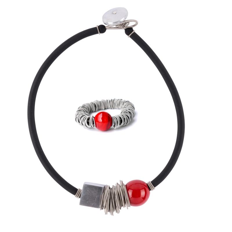 Kette und Armband mit Muranoglaskugel, rot
