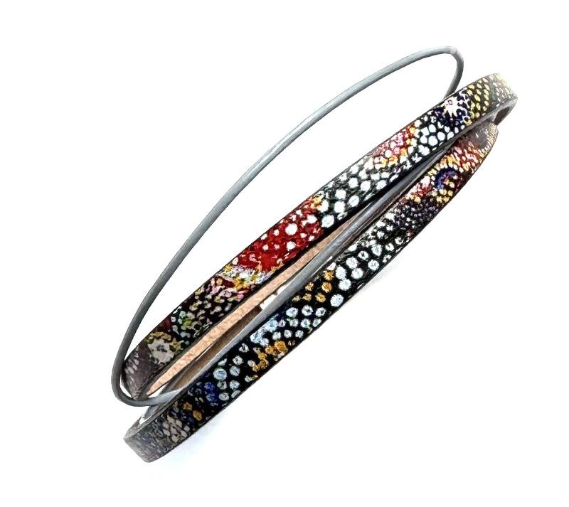 Leder mit ZAMAK-Verschluss, bunt - grau